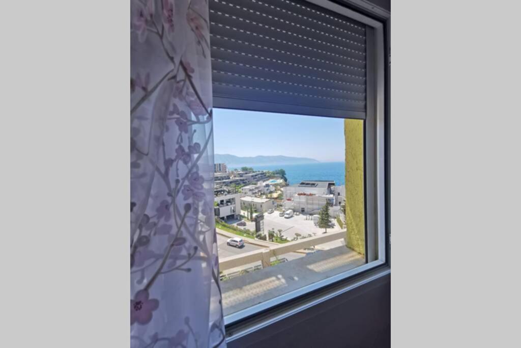 Spectacular Seaview Apartment Vlorë Buitenkant foto