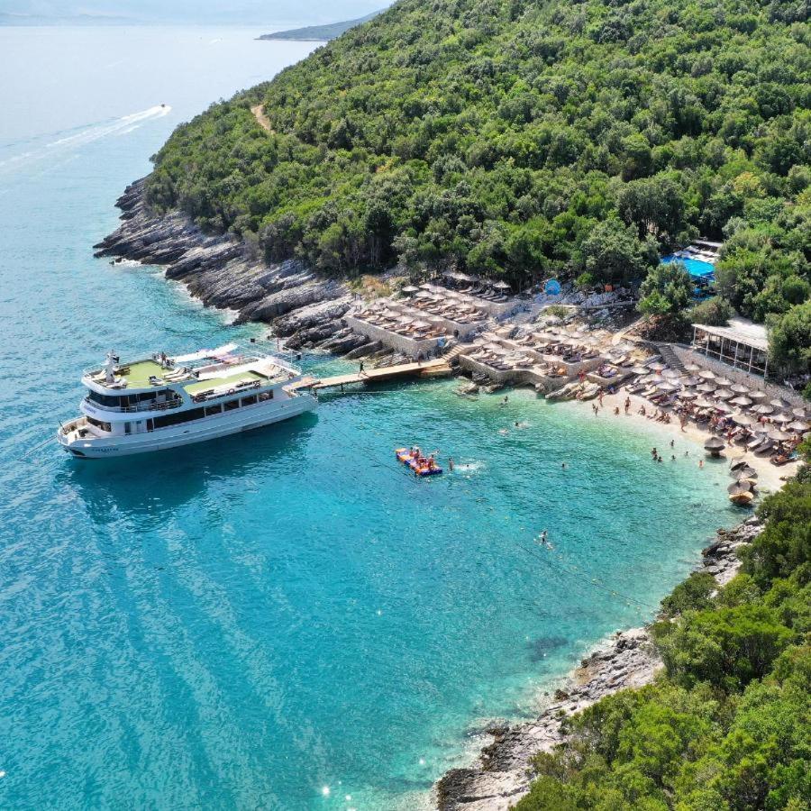 Spectacular Seaview Apartment Vlorë Buitenkant foto