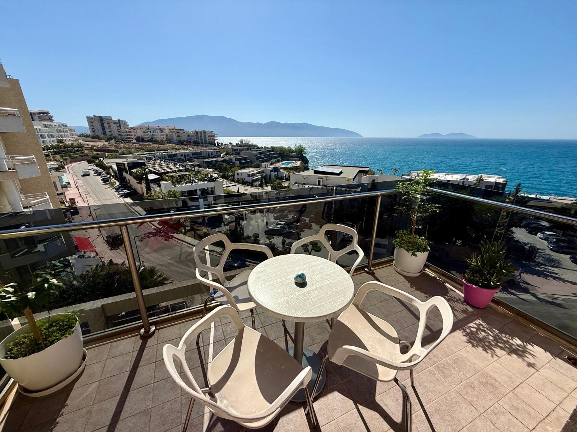 Spectacular Seaview Apartment Vlorë Buitenkant foto