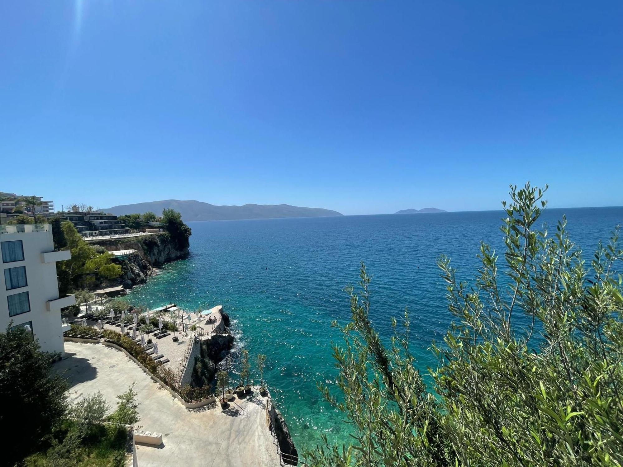 Spectacular Seaview Apartment Vlorë Buitenkant foto