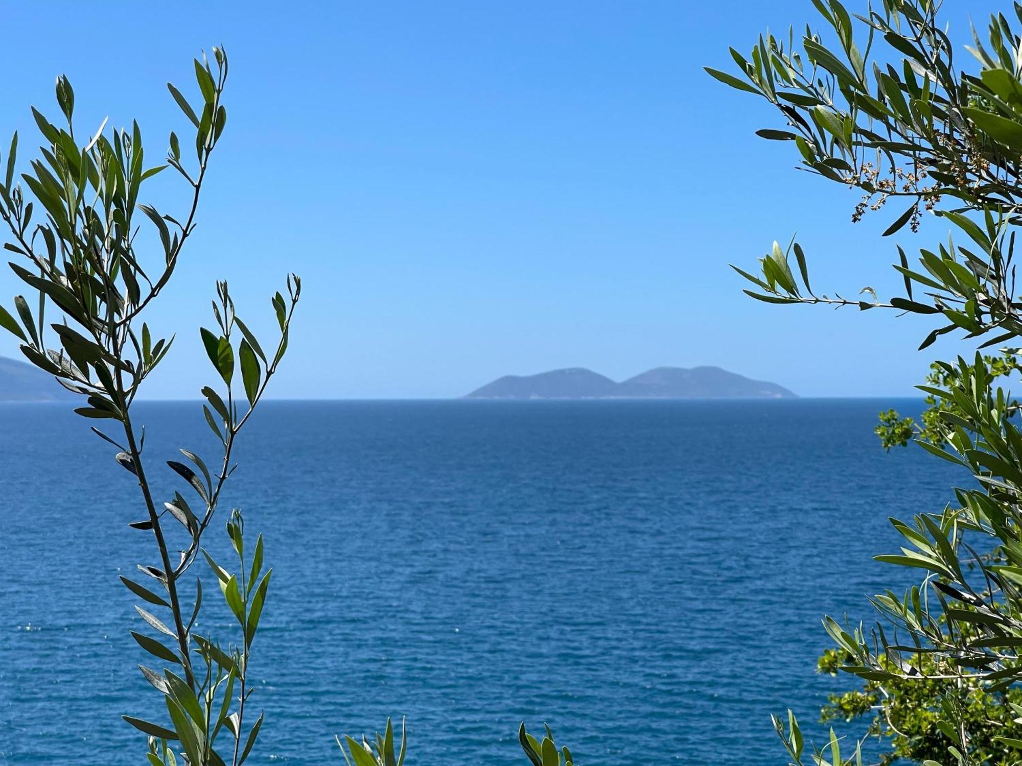 Spectacular Seaview Apartment Vlorë Buitenkant foto